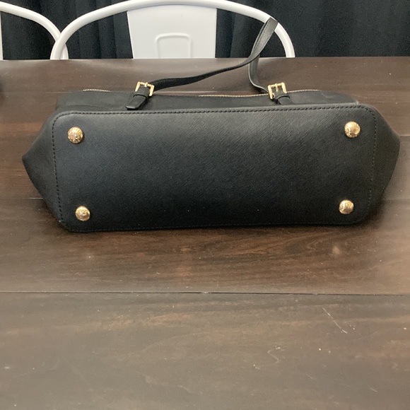 Like new Michael Kors black tote - Picture 4 of 5